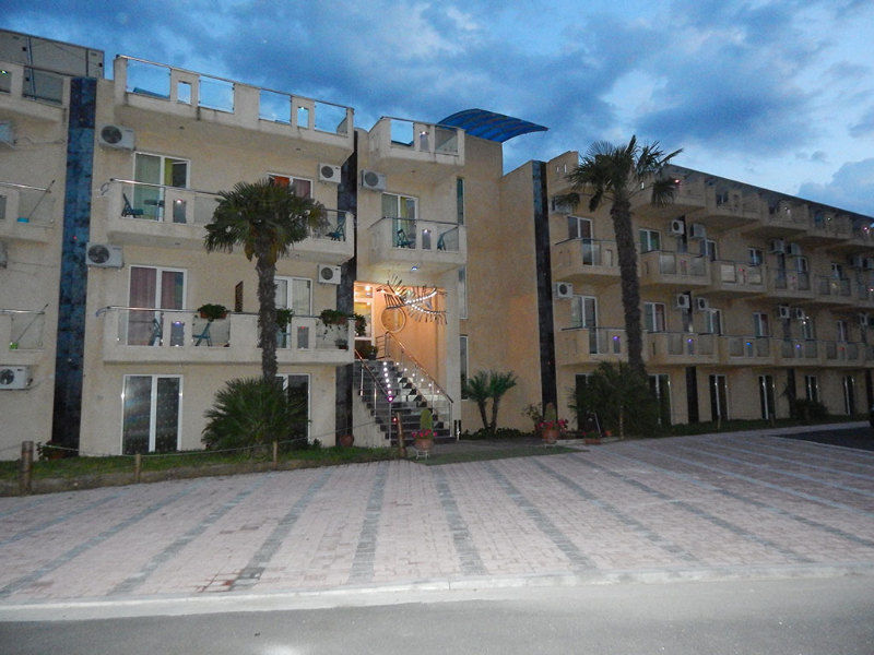 Lilalo Ηotel Paralía Екстериор снимка
