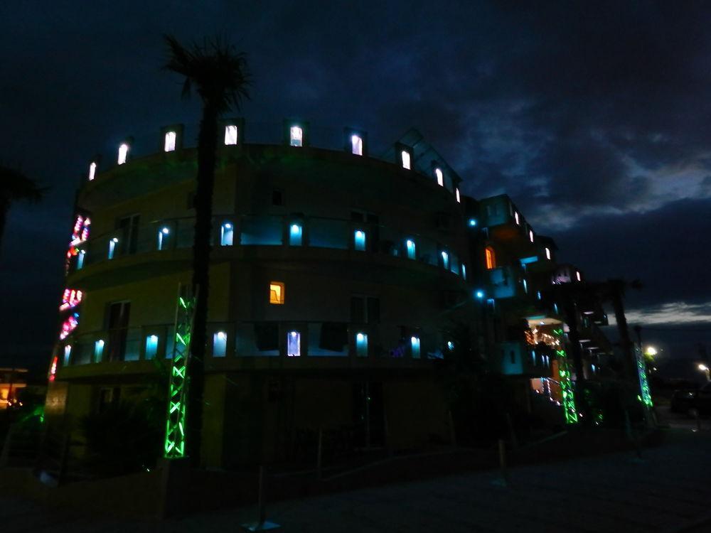 Lilalo Ηotel Paralía Екстериор снимка