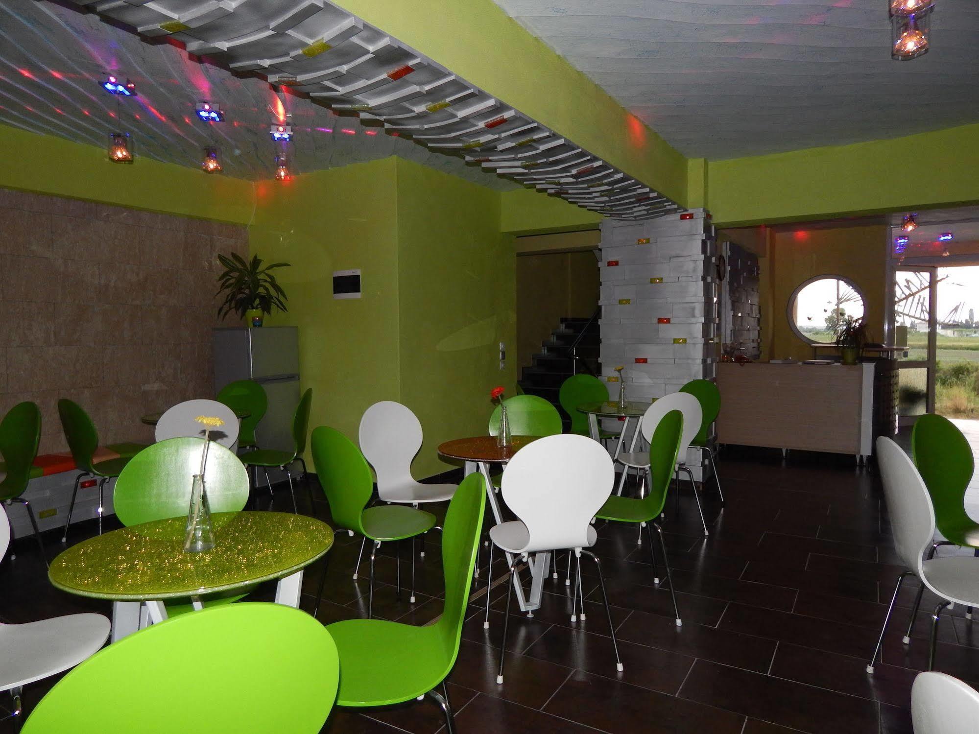 Lilalo Ηotel Paralía Екстериор снимка