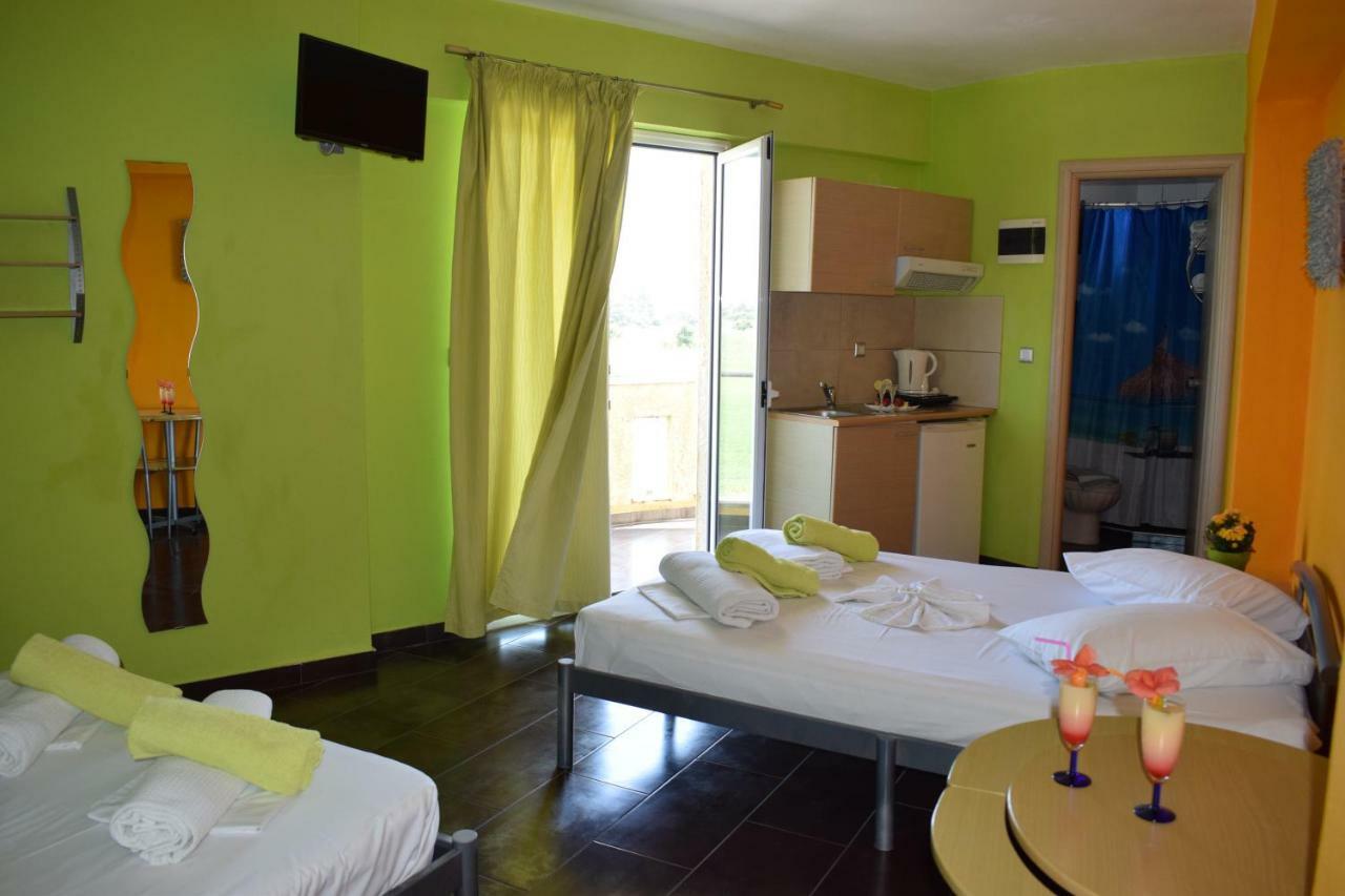 Lilalo Ηotel Paralía Екстериор снимка