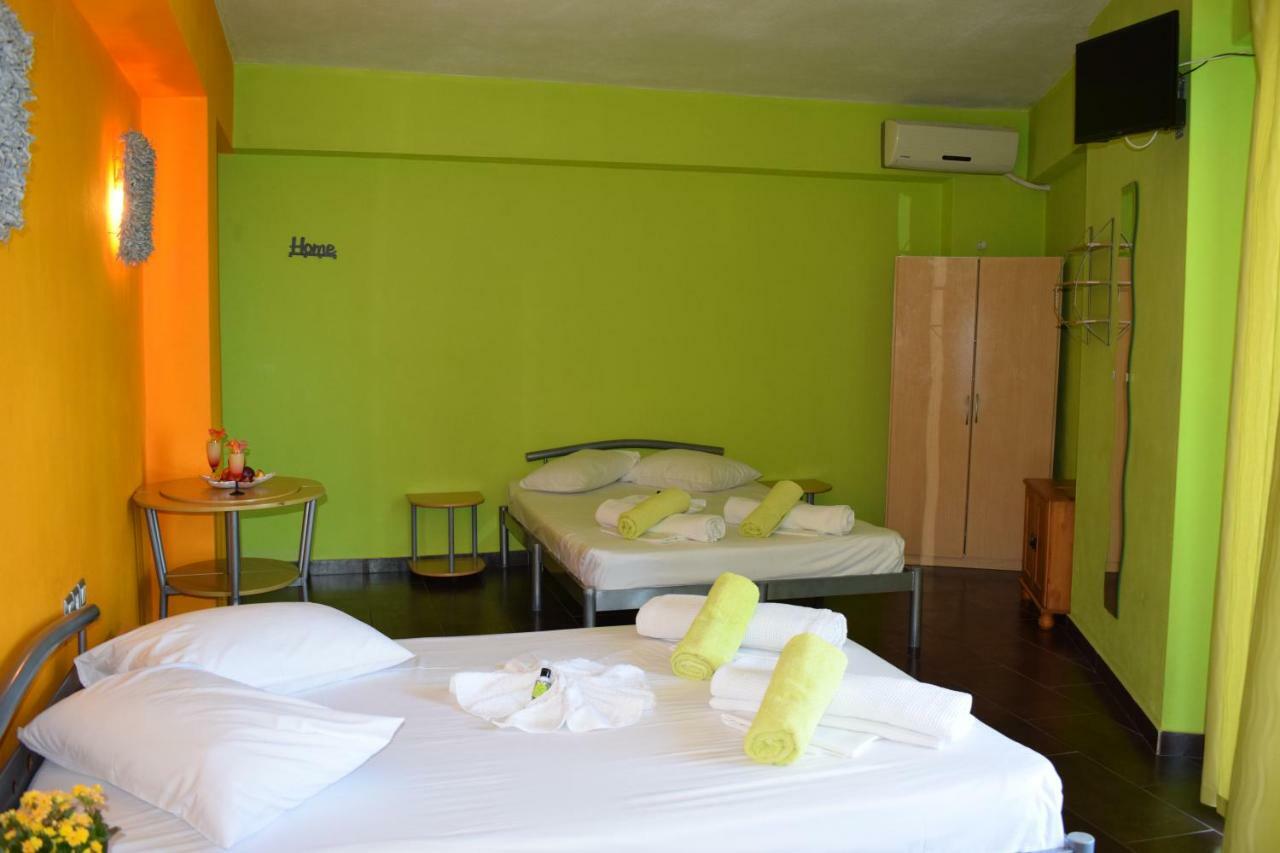 Lilalo Ηotel Paralía Екстериор снимка