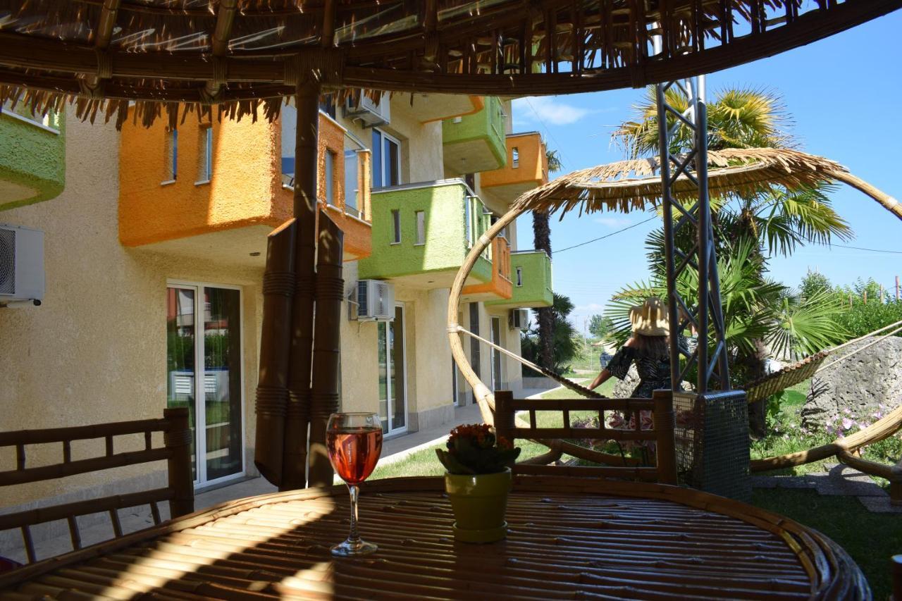 Lilalo Ηotel Paralía Екстериор снимка
